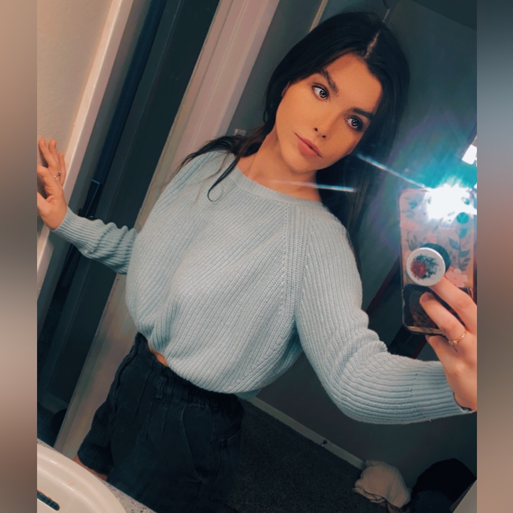 Blue cropped top